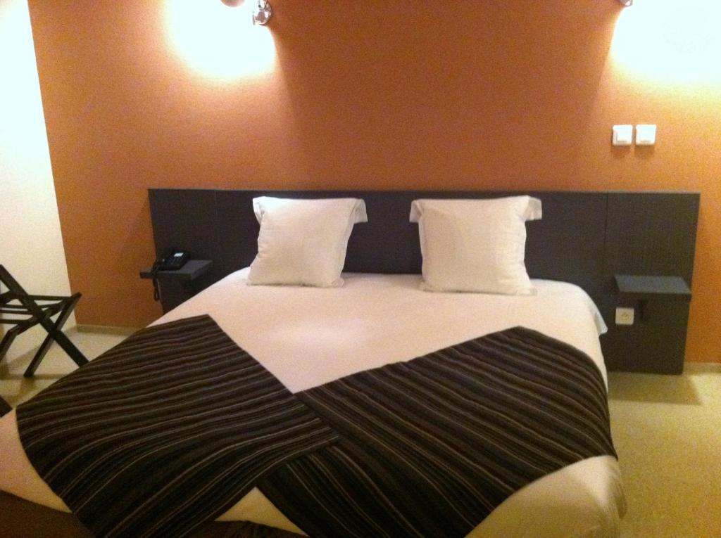 Fasthotel Le Rale Des Genets - Un Hotel Fh Collection Dun-sur-Meuse Oda fotoğraf